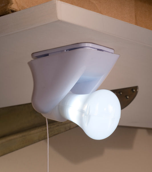 Perfect Life Ideas 3 Pack Battery Operated LED Light Bulbs For Closets, Cabinets, Attics, Stairways, Cellar, Anywhere